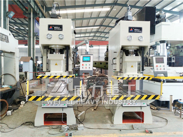 帶有光電保護裝置的160噸液壓沖床