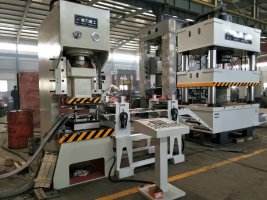 山東液壓沖床圖片