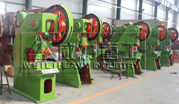 山東沖床生產(chǎn)廠家車間實(shí)物圖