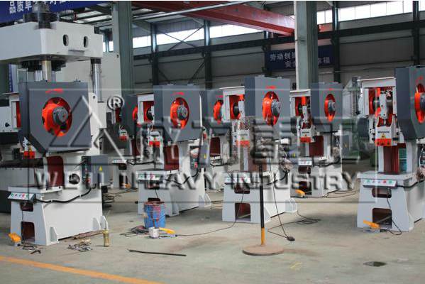 山東沖床生產廠家實拍圖