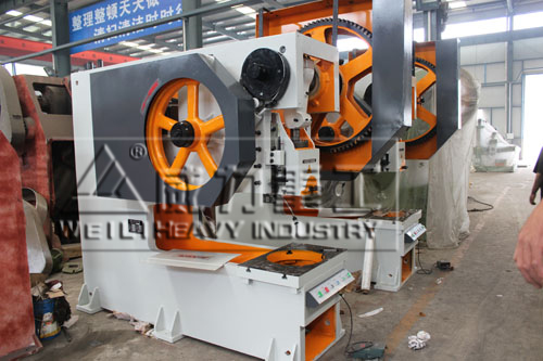 40噸沖床喉口深度1250mm