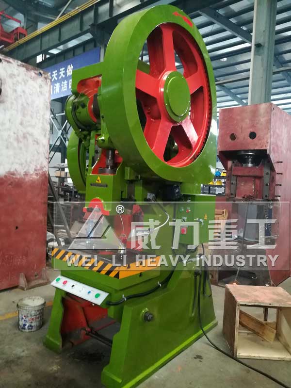 80噸沖床車間實物圖