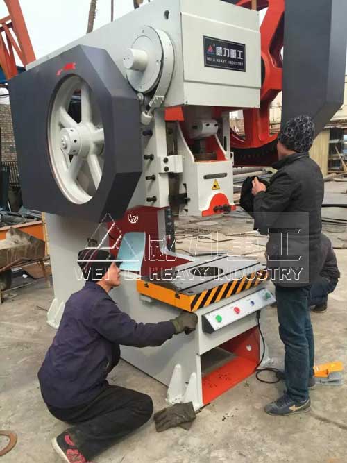 山東威力重工沖床