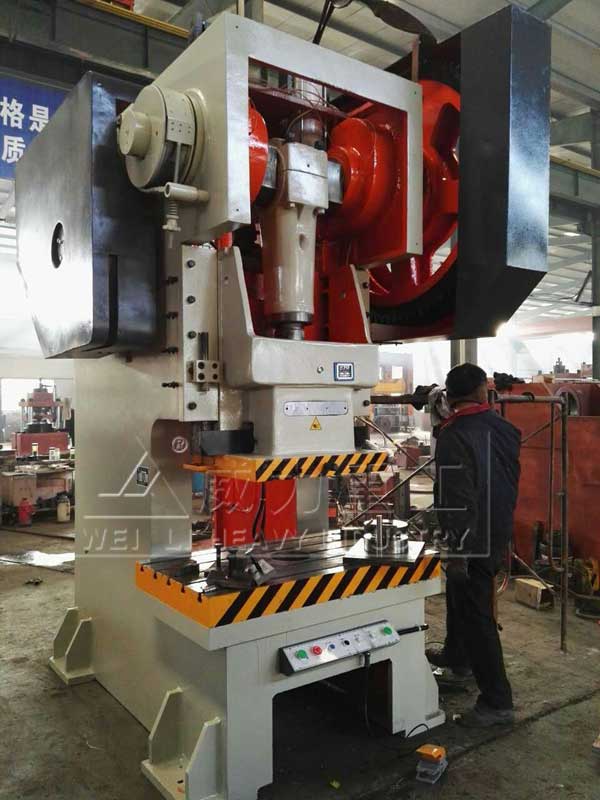 山東威力重工沖床