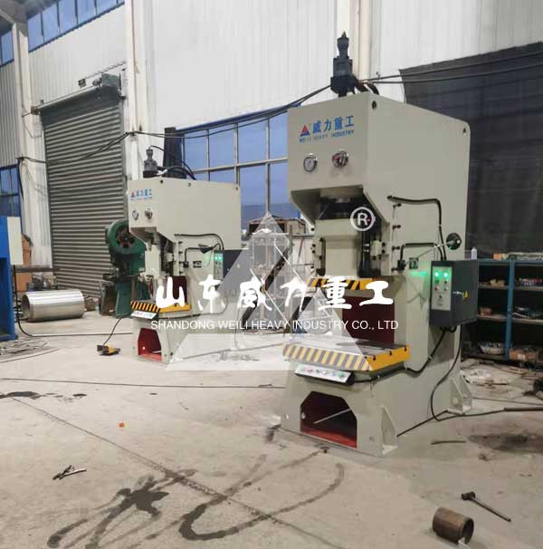 液壓沖床調(diào)試圖片