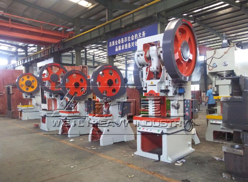 山東威力重工沖床車(chē)間圖