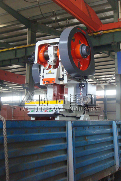   如果您對我山東沖床廠所生產的沖床、沖壓機床、液壓沖孔機的知識感興趣，我們推薦您閱讀《山東沖床廠購買流程與發貨》這篇文章