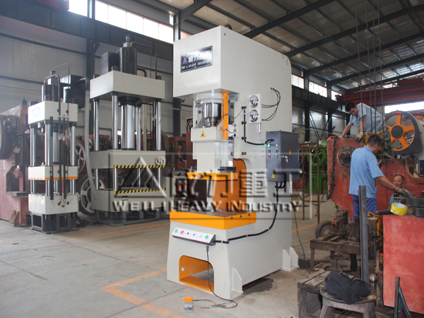 200噸液壓沖孔機